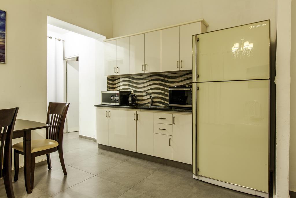 Sunset Beach Apartments Tel Aviv Luaran gambar